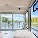 Úszó hotel Pet Friendly Ship In Havelsee Ot 4*