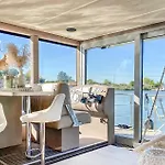 Pet Friendly Ship In Havelsee Ot Úszó hotel