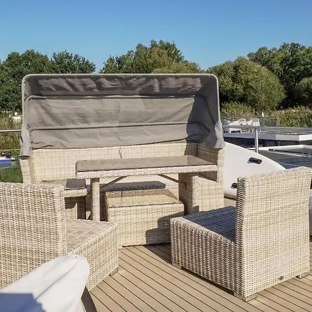 Stunning Ship In Havelsee Ot Kutzkow