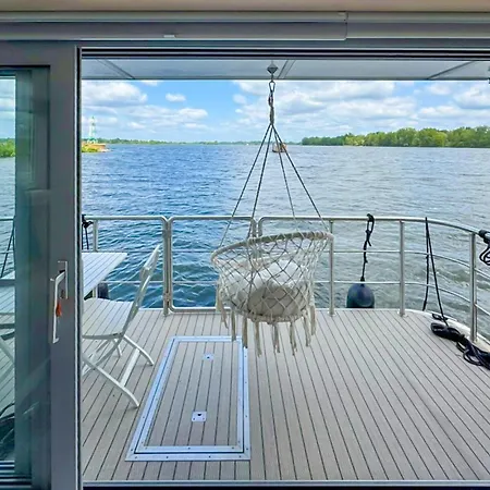 Pet Friendly Ship In Havelsee Ot 4* Kützkow