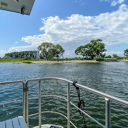 Úszó hotel Pet Friendly Ship In Havelsee Ot Kützkow