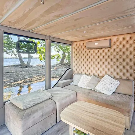 Botel Pet Friendly Ship In Havelsee Ot Kutzkow