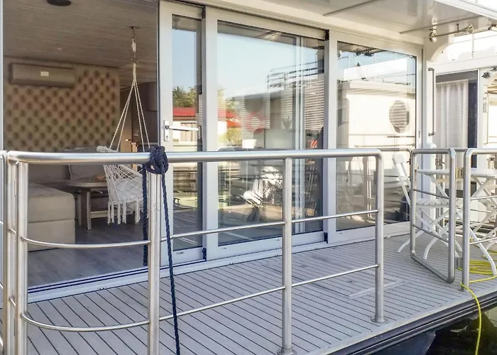 بوتيل Stunning Ship In Havelsee Ot 4*